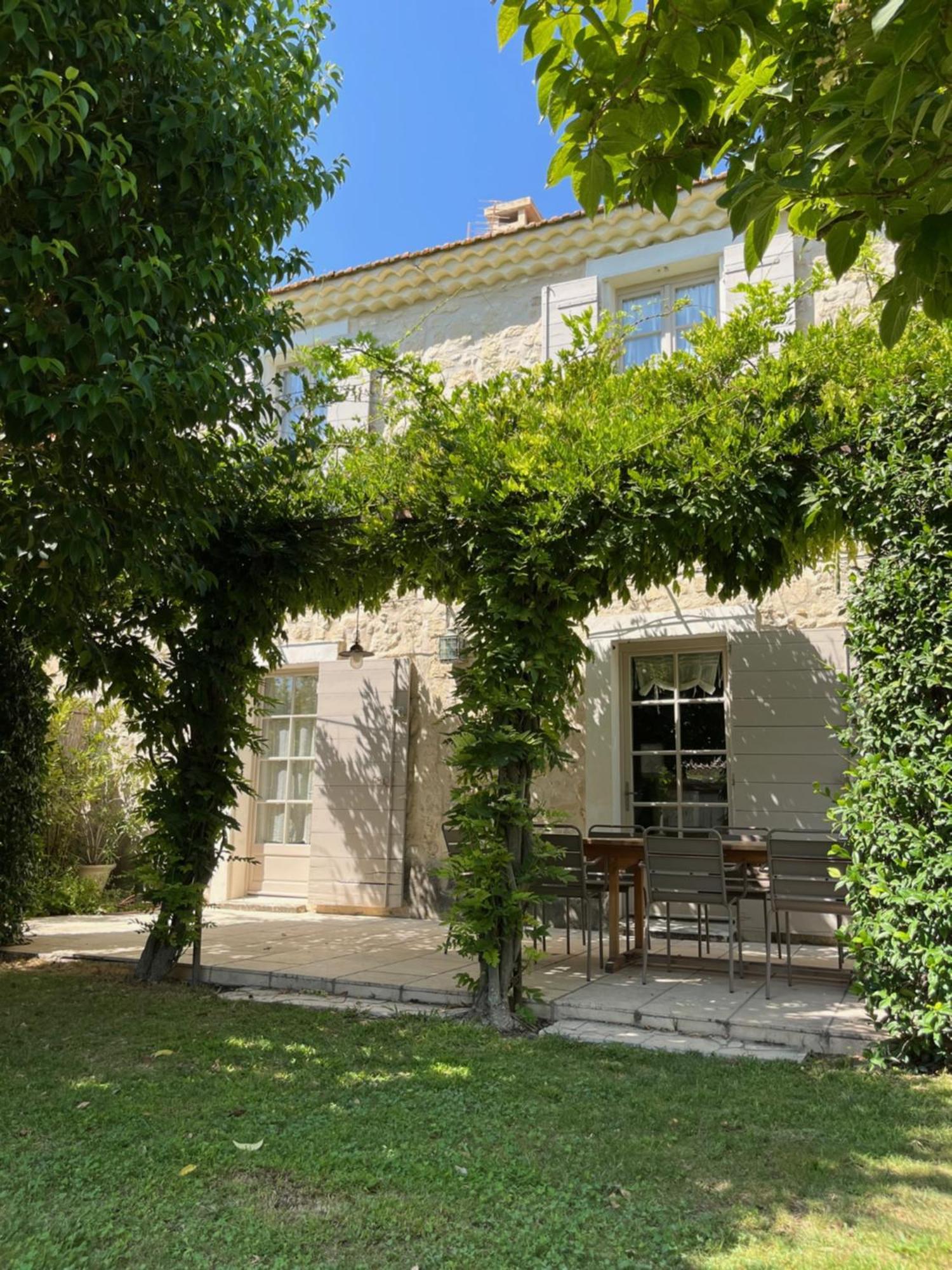 Le Mas Du Chemin : Mas Typique Des Alpilles Paradou Eksteriør bilde